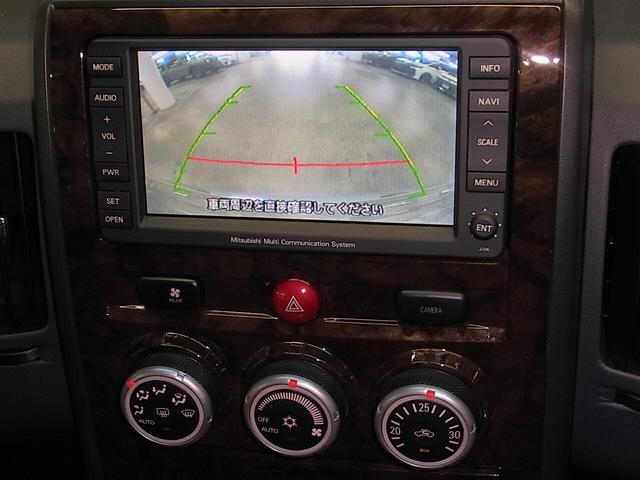 デリカD:5 シャモニー 4WD フリップダウンモニター 両側スライドドア ETC シートヒーター 純正ナビ フロント・サイド・バックカメラ CD・DVD再生 TV スマートキー クルコン パドルシフト コーナーセンサー HIDランプ(18枚目)