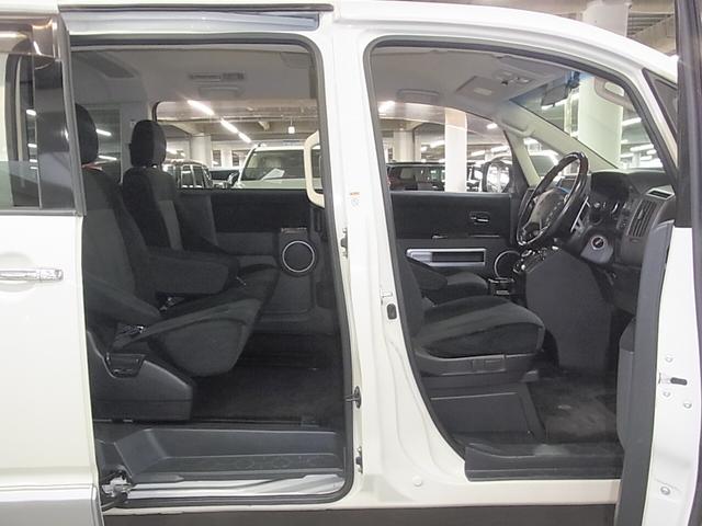 デリカD:5 シャモニー 4WD フリップダウンモニター 両側スライドドア ETC シートヒーター 純正ナビ フロント・サイド・バックカメラ CD・DVD再生 TV スマートキー クルコン パドルシフト コーナーセンサー HIDランプ(22枚目)