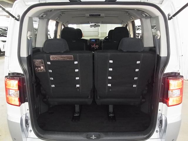 デリカD:5 シャモニー 4WD フリップダウンモニター 両側スライドドア ETC シートヒーター 純正ナビ フロント・サイド・バックカメラ CD・DVD再生 TV スマートキー クルコン パドルシフト コーナーセンサー HIDランプ(24枚目)