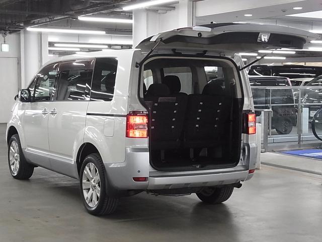 デリカD:5 シャモニー 4WD フリップダウンモニター 両側スライドドア ETC シートヒーター 純正ナビ フロント・サイド・バックカメラ CD・DVD再生 TV スマートキー クルコン パドルシフト コーナーセンサー HIDランプ(25枚目)