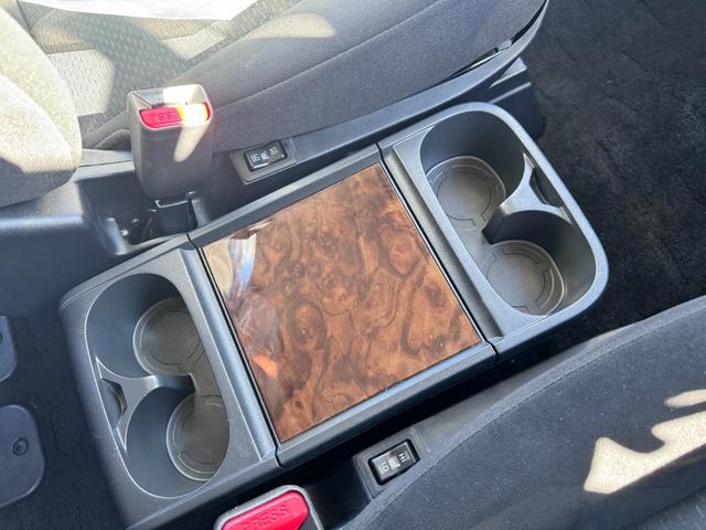 デリカD:5 シャモニー 4WD フリップダウンモニター 両側スライドドア ETC シートヒーター 純正ナビ フロント・サイド・バックカメラ CD・DVD再生 TV スマートキー クルコン パドルシフト コーナーセンサー HIDランプ(33枚目)