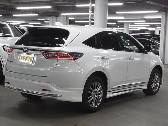 ハリアー プレミアム アドバンスドパッケージ 4WD モデリスタエアロ パノラミックビュー 純正8型JBLナビ 衝突軽減ブレーキ 車線逸脱警報 レーダークルーズ ETC2.0 パワーバックドア ブルーレイ おくだけ充電 クリアランスソナー LEDランプ(3枚目)