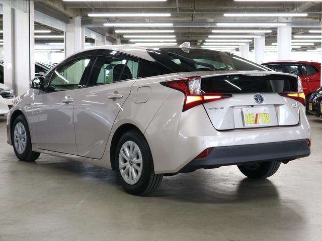 プリウス S 衝突軽減ブレーキ 車線逸脱警報 オートハイビーム レーダークルーズ ETC 純正ナビ バックカメラ BTオーディオ TV スマートキー 電動格納ドアミラー クリアランスソナー LEDランプ 15AW(8枚目)