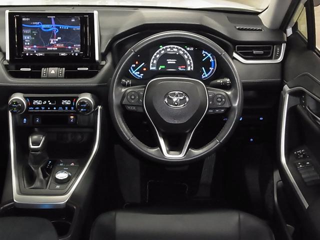 RAV4 ハイブリッドG 4WD ワンオーナー BSM・RCTA セーフティセンス カロッツェリア8インチナビ シート・ステアヒーター ハンズフリーパワーバックドア バックカメラ BTオーディオ フルセグ スマートキー メモリーシート LEDランプ(11枚目)