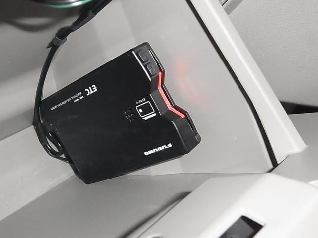 タント Ｘ　ホワイトアクセントＳＡＩＩ　衝突軽減ブレーキ　車線逸脱警報　ＥＴＣ　両側スライドドア　クラリオンナビ　バックカメラ　ＣＤ・ＤＶＤ　ＢＴオーディオ　フルセグ　スマートキー　電動格納ドアミラー　ヘッドライトレベライザー　スペアキー有（19枚目）