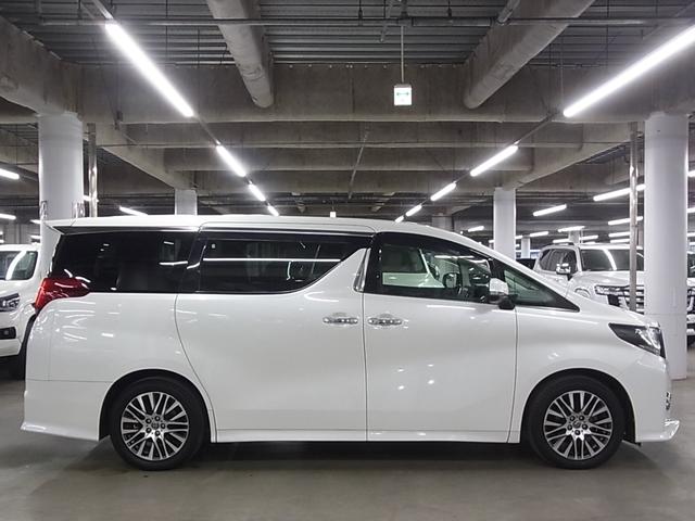 アルファード ２．５Ｓ　Ｃパッケージ　衝突軽減ブレーキ　レーダークルーズ　後席モニター　純正１０インチナビ　パワーバックドア　両側電動スライド　シートメモリー　ステアヒーター　クリアランスソナー　バックカメラ　ＢＴオーディオ　フルセグ　ＣＤ・ＤＶＤ　ＡＣ１００Ｖ　オットマン（9枚目）