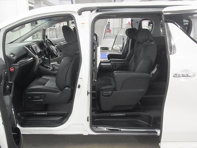 アルファード ２．５Ｓ　Ｃパッケージ　衝突軽減ブレーキ　レーダークルーズ　後席モニター　純正１０インチナビ　パワーバックドア　両側電動スライド　シートメモリー　ステアヒーター　クリアランスソナー　バックカメラ　ＢＴオーディオ　フルセグ　ＣＤ・ＤＶＤ　ＡＣ１００Ｖ　オットマン（24枚目）