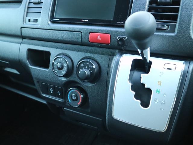 ハイエースバン ロングＤＸ　ＧＬパッケージ　９人乗り　衝突軽減ブレーキ　車線逸脱警報　オートハイビーム　イクリプスナビ　バックカメラ　ＢＴオーディオ　フルセグＴＶ　ＣＤ・ＤＶＤ　ＥＴＣ　スライドドア　オートライト　エアコン　電動格納ミラー　ドアバイザー（13枚目）