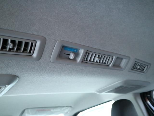 ハイエースバン ロングＤＸ　ＧＬパッケージ　９人乗り　衝突軽減ブレーキ　車線逸脱警報　オートハイビーム　イクリプスナビ　バックカメラ　ＢＴオーディオ　フルセグＴＶ　ＣＤ・ＤＶＤ　ＥＴＣ　スライドドア　オートライト　エアコン　電動格納ミラー　ドアバイザー（20枚目）