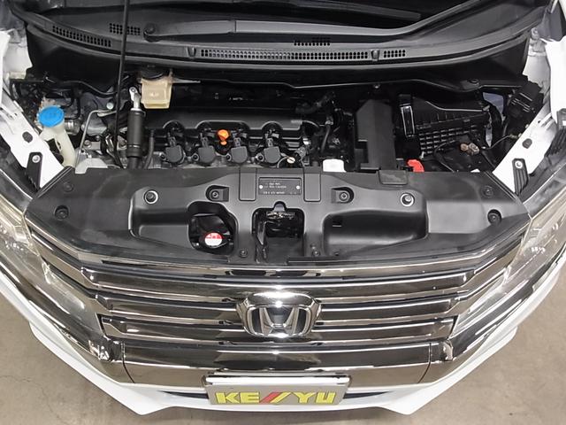 ステップワゴンスパーダ Ｚ　クールスピリット　後席モニター　純正９インチナビ　両側パワースライド　バックカメラ　フルセグＴＶ　ＣＤ・ＤＶＤ　ＥＴＣ　クルーズコントロール　パドルシフト　レザー調コンビシート　スマートキー　ＨＩＤライト　純正１７ＡＷ（21枚目）