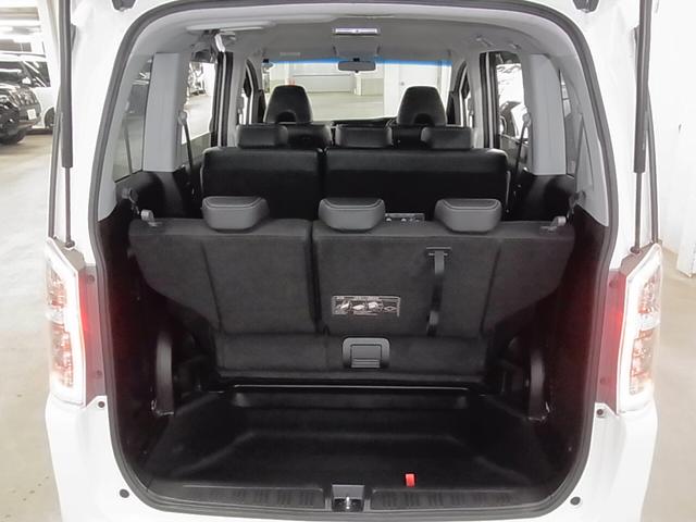 ステップワゴンスパーダ Ｚ　クールスピリット　後席モニター　純正９インチナビ　両側パワースライド　バックカメラ　フルセグＴＶ　ＣＤ・ＤＶＤ　ＥＴＣ　クルーズコントロール　パドルシフト　レザー調コンビシート　スマートキー　ＨＩＤライト　純正１７ＡＷ（25枚目）