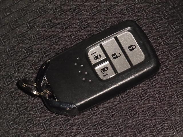 ステップワゴンスパーダ スパーダハイブリッド G ホンダセンシング マルチビューカメラ 後席モニター パークアシスト 後退出庫サポート 純正9インチナビ わくわくゲート 両側パワースライドドア ホンダセンシング ETC BTオーディオ オートリトラミラー LEDランプ(44枚目)