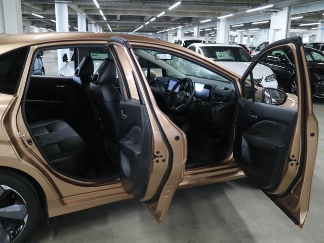 オーラ Ｇ　レザーエディション　インテリミラー　アラウンドビュー　ＢＳＷ・ＲＣＴＡ　純正９インチナビ　ＥＴＣ　本革シート　ＢＴオーディオ　フルセグＴＶ　ＵＳＢ端子　インテリキー　衝突軽減ブレーキ　車線逸脱警報　アダプティブＬＥＤ（12枚目）