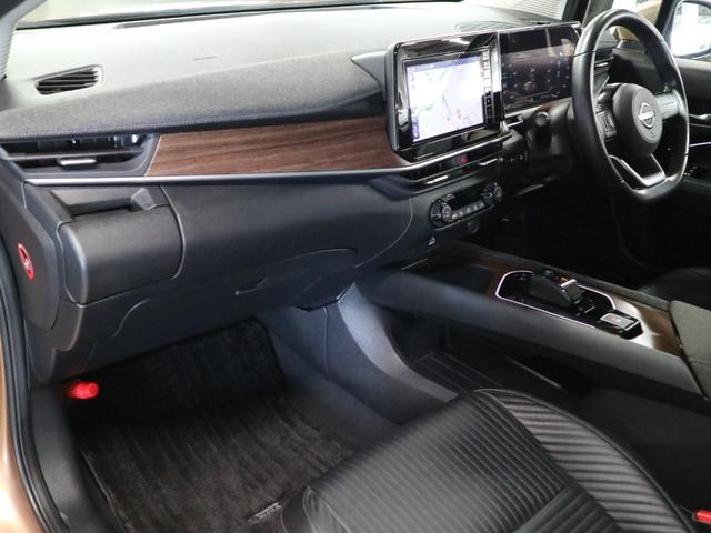 オーラ Ｇ　レザーエディション　インテリミラー　アラウンドビュー　ＢＳＷ・ＲＣＴＡ　純正９インチナビ　ＥＴＣ　本革シート　ＢＴオーディオ　フルセグＴＶ　ＵＳＢ端子　インテリキー　衝突軽減ブレーキ　車線逸脱警報　アダプティブＬＥＤ（23枚目）