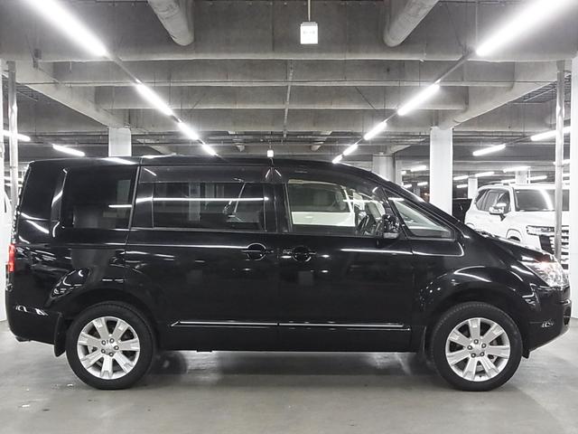 デリカＤ：５ Ｇ　パワーパッケージ　４ＷＤ　両側パワースライドドア　ＫＥＮＷＯＯＤナビ　バックカメラ　Ｂｌｕｅｔｏｏｔｈオーディオ　ＴＶ　ＣＤ再生　ＥＴＣ　クルーズコントロール　パドルシフト　スマートキー　スペアキー　ＨＩＤライト　純正１８ＡＷ（9枚目）