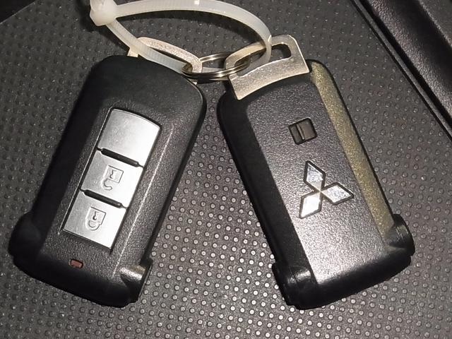 デリカＤ：５ Ｇ　パワーパッケージ　４ＷＤ　両側パワースライドドア　ＫＥＮＷＯＯＤナビ　バックカメラ　Ｂｌｕｅｔｏｏｔｈオーディオ　ＴＶ　ＣＤ再生　ＥＴＣ　クルーズコントロール　パドルシフト　スマートキー　スペアキー　ＨＩＤライト　純正１８ＡＷ（42枚目）