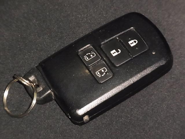 ヴェルファイア ２．５Ｚ　モデリスタフルエアロ　ツインムーンルーフ　アルパイン後席モニター＆１１インチナビ　両側電動スライド　ＥＴＣ　バックカメラ　ＢＴオーディオ　フルセグＴＶ　ＣＤ・ＤＶＤ　後席オットマン　クリアランスソナー　スマートキー　ＬＥＤライト　純正１８ＡＷ（41枚目）