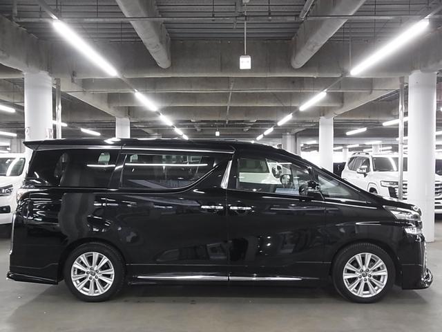 ヴェルファイア ２．５Ｚ　Ａエディション　モデリスタフルエアロ　ムーンルーフ　衝突軽減ブレーキ　レーダークルーズ　両側パワースライド　リヤモニター　純正９インチナビ　ＥＴＣ２．０　バックカメラ　ＢＴオーディオ　フルセグＴＶ　ＣＤ・ＤＶＤ　オットマン　ＬＥＤライト　純正１８ＡＷ（9枚目）