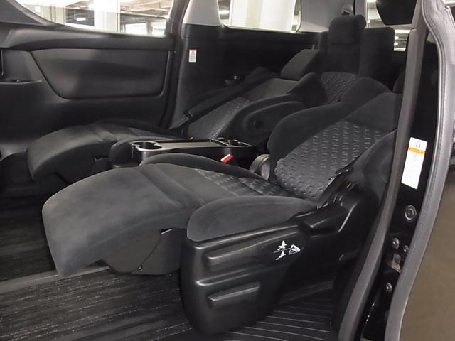 ヴェルファイア ２．５Ｚ　Ａエディション　モデリスタフルエアロ　ムーンルーフ　衝突軽減ブレーキ　レーダークルーズ　両側パワースライド　リヤモニター　純正９インチナビ　ＥＴＣ２．０　バックカメラ　ＢＴオーディオ　フルセグＴＶ　ＣＤ・ＤＶＤ　オットマン　ＬＥＤライト　純正１８ＡＷ（13枚目）