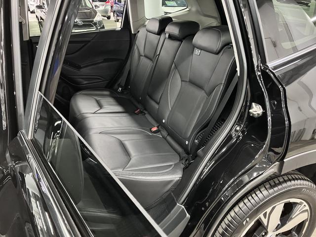 フォレスター アドバンス　４ＷＤ　アイサイト　ドライバーモニタリング　スマートリヤビューミラー　ＳＲＶＤ　純正８インチナビ　メモリー付本革シート　前後シート＆ステアヒーター　パワーバックドア　バック・サイド・フロントカメラ　ＢＴオーディオ　フルセグＴＶ　ＥＴＣ　Ｘモード（24枚目）