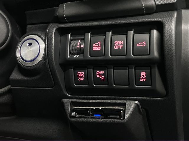 フォレスター アドバンス　４ＷＤ　アイサイト　ドライバーモニタリング　スマートリヤビューミラー　ＳＲＶＤ　純正８インチナビ　メモリー付本革シート　前後シート＆ステアヒーター　パワーバックドア　バック・サイド・フロントカメラ　ＢＴオーディオ　フルセグＴＶ　ＥＴＣ　Ｘモード（49枚目）