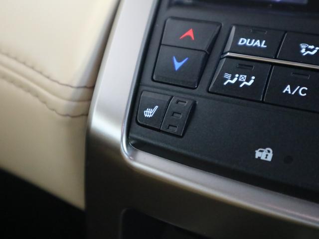 ＮＸ ＮＸ２００ｔ　Ｉパッケージ　ムーンルーフ　衝突軽減ブレーキ　レーダークルーズ　パドルシフト　ＥＴＣ２．０　シート・ステアヒーター　純正ナビ　サイド・バックカメラ　ＢＴオーディオ　フルセグＴＶ　パワーバックドア　ＬＥＤランプ（12枚目）