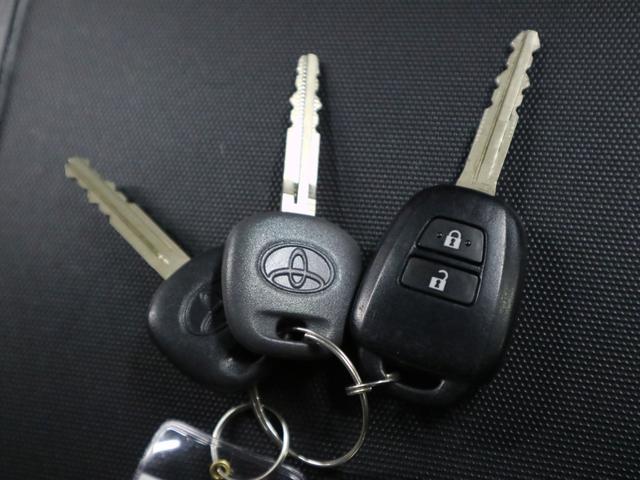 ハイエースバン ロングＤＸ　両側スライドドア　ＡＭ・ＦＭラジオ　ＡＵＸ　ミュージックプレイヤー接続可　キーレスエントリー　盗難防止システム　マニュアルエアコン　ヘッドライトレベライザー　パワーウィンドウ　スペアキー有（19枚目）