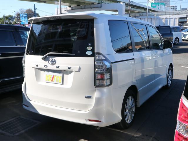 ヴォクシー ＺＳ　システムコンソール　パワースライドドア　純正ナビ　バックカメラ　Ｂｌｕｅｔｏｏｔｈオーディオ　フルセグＴＶ　ＣＤ・ＤＶＤ　ＥＴＣ　パドルシフト　ＨＩＤヘッドランプ　フォグランプ　電動格納ドアミラー（6枚目）