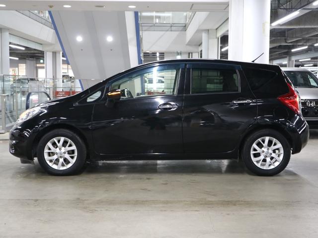 ノート メダリスト　スーパーチャージャー　アラウンドビュー　エマージェンシーブレーキ　車線逸脱警報　ＥＴＣ　純正ナビ　ＣＤ・ＤＶＤ再生　ＢＴオーディオ　フルセグＴＶ　ＵＳＢ端子　インテリキー　フロント・バックソナー　ＬＥＤランプ　純正１５ＡＷ（10枚目）