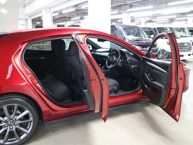 ＭＡＺＤＡ３ファストバック １５Ｓツーリング　６ＭＴ　衝突軽減ブレーキ　ＢＳＭ　レーダークルーズ　レーンキープ　ＨＵＤ　純正８．８インチナビ　バックカメラ　フルセグ　ＣＤ・ＤＶＤ　ＢＴオーディオ　ＥＴＣ　パーキングセンサー　ブレーキホールド　ＬＥＤライト（12枚目）