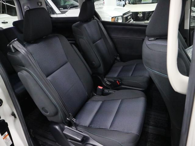 ヴォクシー ハイブリッドＺＳ　煌ＩＩ　モデリスタエアロ　後席モニター　純正１０インチナビ　両側パワースライドドア　セーフティセンス　ＥＴＣ　バックカメラ　ＢＴオーディオ　フルセグＴＶ　ＣＤ・ＤＶＤ　スマートキー　ＬＥＤライト　純正１６ＡＷ（10枚目）