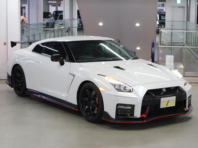 ＧＴ－Ｒ ニスモ　専用チューニング　ＢＯＳＥサウンド　ブレンボキャリパー　ビルシュタインダンプトロニック　ＲＥＣＡＲＯハーフレザーシート　純正ナビ　バックカメラ　Ｂｌｕｅｔｏｏｔｈ　フルセグ　ＥＴＣ　ＬＥＤデイライト（5枚目）