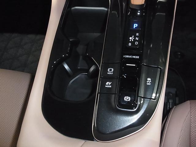 クラウンスポーツ Ｚ　４ＷＤ　寒冷地仕様　内装／サンドブラウン　パノラマルーフ　アドバンストパーク　パノラミックビュー　デジタルミラー　ＢＳＭ　ＨＵＤ　１２．３インチナビ　ＥＴＣ２．０　本革シート　シートベンチレーション　パワーバックドア　おくだけ充電　ＥＴＣ２．０　ＡＣ１００Ｖ（39枚目）