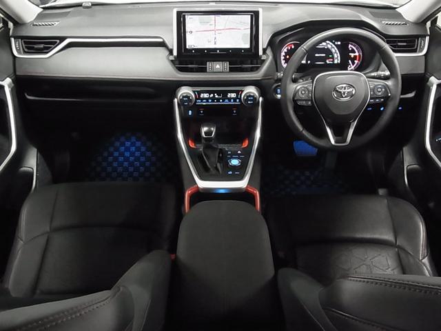 ＲＡＶ４ アドベンチャー　オフロードパッケージ　４ＷＤ　ワンオーナー　デジタルインナーミラー　ＢＳＭ・ＲＣＴＡ　シートベンチレーション　ステアヒーター　カロッツェリア９型ナビ　セーフティセンス　ＥＴＣ２．０　パワーバックドア　バックカメラ　ＢＴオーディオ　ＬＥＤランプ（4枚目）