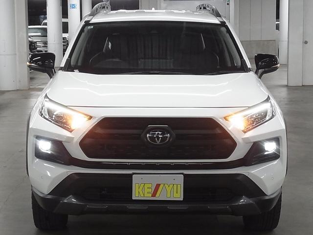 ＲＡＶ４ アドベンチャー　オフロードパッケージ　４ＷＤ　ワンオーナー　デジタルインナーミラー　ＢＳＭ・ＲＣＴＡ　シートベンチレーション　ステアヒーター　カロッツェリア９型ナビ　セーフティセンス　ＥＴＣ２．０　パワーバックドア　バックカメラ　ＢＴオーディオ　ＬＥＤランプ（6枚目）