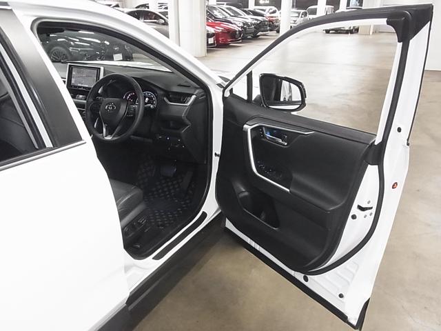 ＲＡＶ４ アドベンチャー　オフロードパッケージ　４ＷＤ　ワンオーナー　デジタルインナーミラー　ＢＳＭ・ＲＣＴＡ　シートベンチレーション　ステアヒーター　カロッツェリア９型ナビ　セーフティセンス　ＥＴＣ２．０　パワーバックドア　バックカメラ　ＢＴオーディオ　ＬＥＤランプ（12枚目）