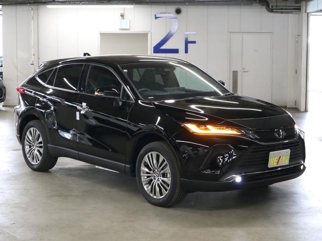ハリアーハイブリッド Ｚレザーパッケージ　４ＷＤ寒冷地仕様　改良後　登録済未使用車　調光パノラマルーフ　パノラミックビュー　デジタルミラー　ＨＵＤ　ＪＢＬ１２．３インチナビ　おくだけ充電　ＥＴＣ２．０　ＡＣ１００Ｖ　パワーバックドア　本革シート　シートベンチレーション　ステアヒーター（5枚目）