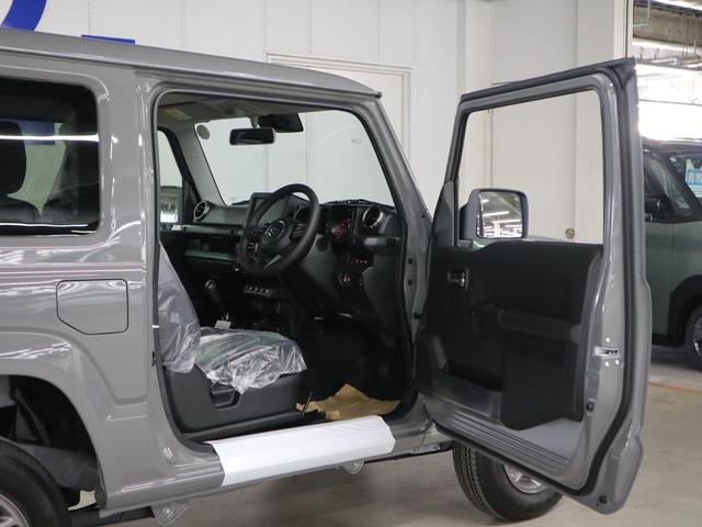 ジムニー XC 届け出済み未使用車 4WD ターボ 5MT デュアルセンサーブレーキサポート パーキングセンサー シートヒーター クルーズコントロール ヒルディセントコントロール ハイビームアシスト LEDライト ライトウォッシャー 純正16AW スマートキー(12枚目)