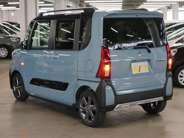 タント ファンクロスターボ　届け出済み未使用車　スマートアシスト　スマートクルーズパック　パノラマモニター　新品ナビ取付　ＥＴＣ　シートヒーター　両側電動スライド　誤発進抑制機能　追従クルコン　コーナーセンサー　後席テーブル＆サンシェード　ルーフレール　ＬＥＤライト（14枚目）