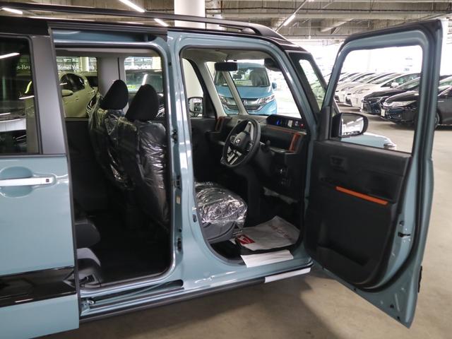 タント ファンクロスターボ　届け出済み未使用車　スマートアシスト　スマートクルーズパック　パノラマモニター　新品ナビ取付　ＥＴＣ　シートヒーター　両側電動スライド　誤発進抑制機能　追従クルコン　コーナーセンサー　後席テーブル＆サンシェード　ルーフレール　ＬＥＤライト（18枚目）