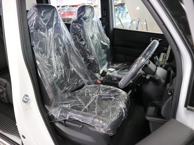 ステップワゴン ｅ：ＨＥＶスパーダ　登録済未使用車　ホンダセンシング　１５．６インチリヤモニター　１１．４インチナビ　マルチビューカメラ　後退出庫サポート・ＢＳＩ　シートヒーター　オットマン　コンビシート　パワーバックドア　両側電動スライドドア　全列ＵＳＢ　ＬＥＤライト（13枚目）