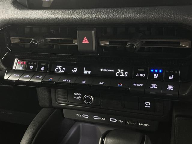 ランドクルーザー２５０ ＶＸファーストエディション　４ＷＤ　アドバンストドライブ　デジタルミラー　ムーンルーフ　パノラミックビュー　ＢＳＭ　本革シート　シートベンチレーション　１２．３インチナビ　セーフティセンス　ＥＴＣ２．０　パワーバックドア　丸目型ＬＥＤ（40枚目）