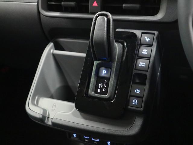 シエンタ ハイブリッドＺ　改良後　登録済未使用車　コンフォートＰＫＧ　トヨタチームメイト　パノラミックビュー　シート＆ステアヒーター　１０．５インチＤＡ＋　ＥＴＣ２．０　前後ドラレコ　両側電動スライド　天井サーキュレーター　ＡＣ１００Ｖ　ブレーキホールド　ＬＥＤライト（6枚目）