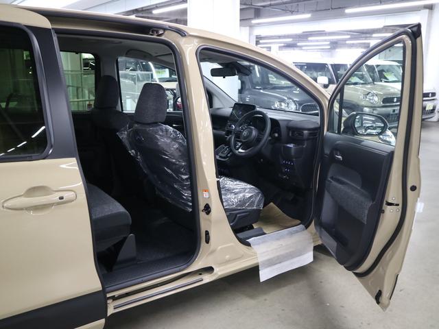 シエンタ ハイブリッドＺ　改良後　登録済未使用車　コンフォートＰＫＧ　トヨタチームメイト　パノラミックビュー　シート＆ステアヒーター　１０．５インチＤＡ＋　ＥＴＣ２．０　前後ドラレコ　両側電動スライド　天井サーキュレーター　ＡＣ１００Ｖ　ブレーキホールド　ＬＥＤライト（18枚目）