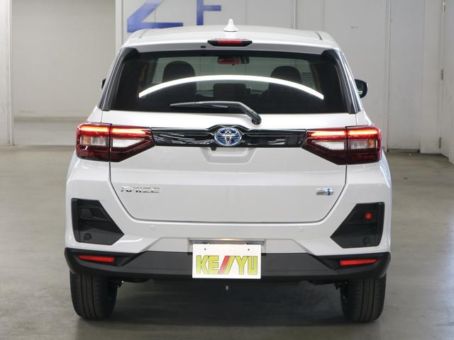 ライズ ハイブリッドZ 登録済未使用車 パノラミックビューパッケージ スマートアシスト BSM・RCTA 9インチディスプレイオーディオ シートヒーター BTオーディオ フルセグTV HDMI・USB コーナーセンサー ブレーキホールド アダプティブLED 純正17AW(9枚目)