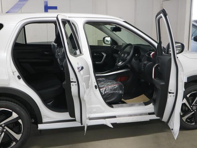 ライズ ハイブリッドZ 登録済未使用車 パノラミックビューパッケージ スマートアシスト BSM・RCTA 9インチディスプレイオーディオ シートヒーター BTオーディオ フルセグTV HDMI・USB コーナーセンサー ブレーキホールド アダプティブLED 純正17AW(14枚目)