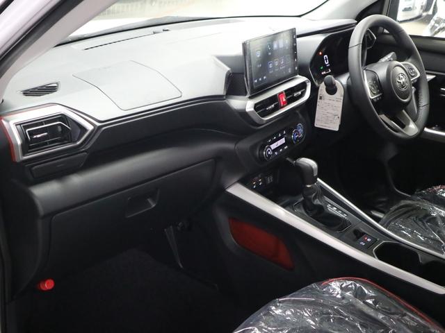 ライズ ハイブリッドZ 登録済未使用車 パノラミックビューパッケージ スマートアシスト BSM・RCTA 9インチディスプレイオーディオ シートヒーター BTオーディオ フルセグTV HDMI・USB コーナーセンサー ブレーキホールド アダプティブLED 純正17AW(18枚目)