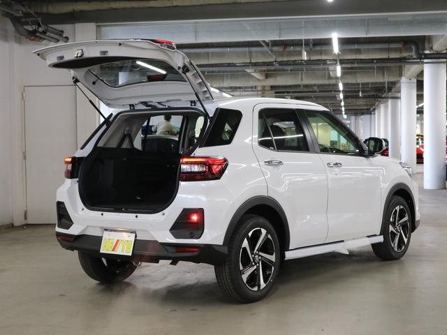 ライズ ハイブリッドZ 登録済未使用車 パノラミックビューパッケージ スマートアシスト BSM・RCTA 9インチディスプレイオーディオ シートヒーター BTオーディオ フルセグTV HDMI・USB コーナーセンサー ブレーキホールド アダプティブLED 純正17AW(20枚目)