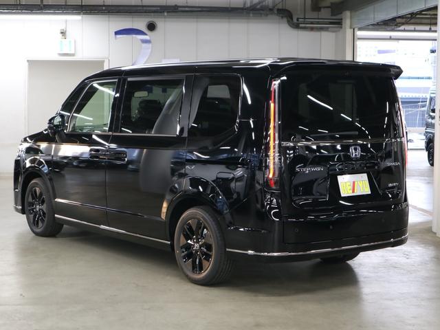 ステップワゴン e:HEVスパーダ 登録済未使用車 ホンダセンシング 15.6インチリヤモニター 11.4インチナビ マルチビューカメラ 後退出庫サポート・BSI シートヒーター オットマン コンビシート パワーバックドア 両側電動スライドドア 全列USB LEDライト(8枚目)