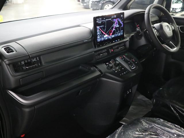 ステップワゴン e:HEVスパーダ 登録済未使用車 ホンダセンシング 15.6インチリヤモニター 11.4インチナビ マルチビューカメラ 後退出庫サポート・BSI シートヒーター オットマン コンビシート パワーバックドア 両側電動スライドドア 全列USB LEDライト(17枚目)